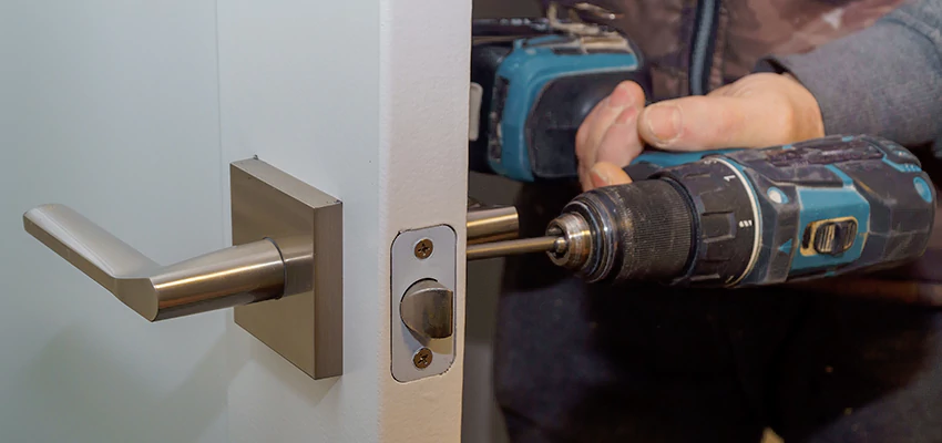 Broken Door Handle Lock Repair in Bear Valley Springs, California